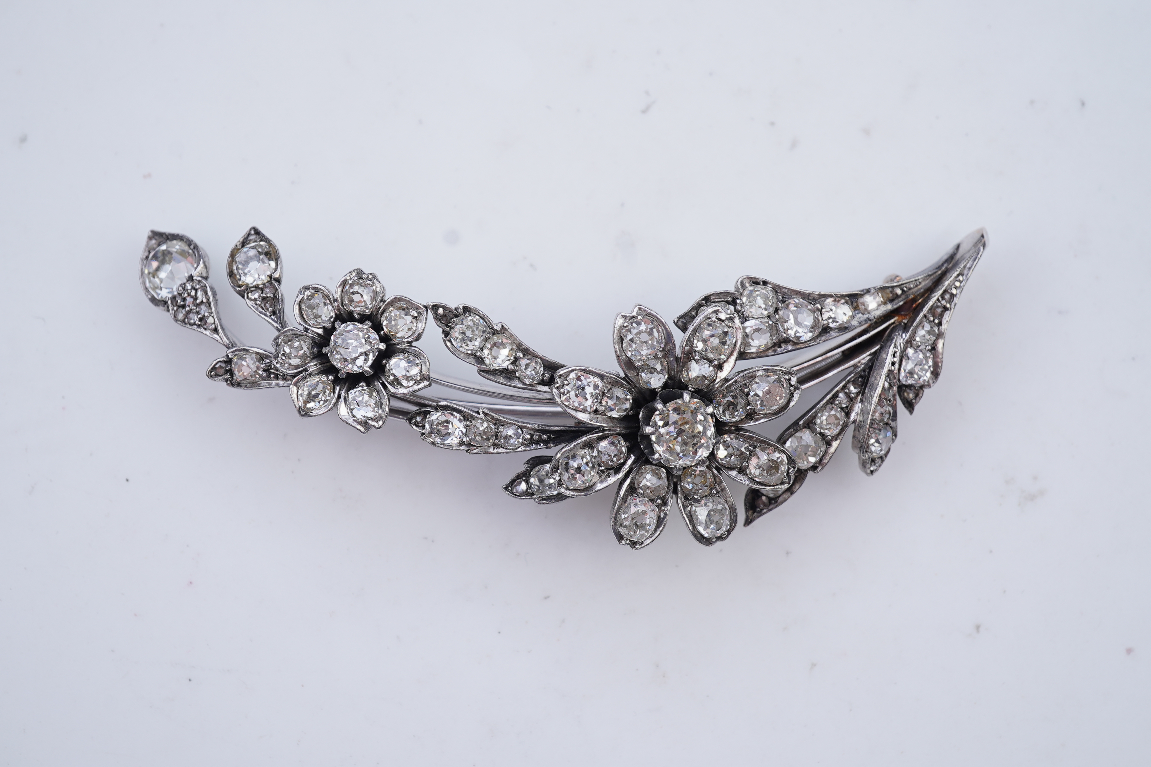 A Victorian diamond brooch, late 19th century